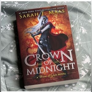 Crown of Midnight - Sarah J Maas (Paperback)